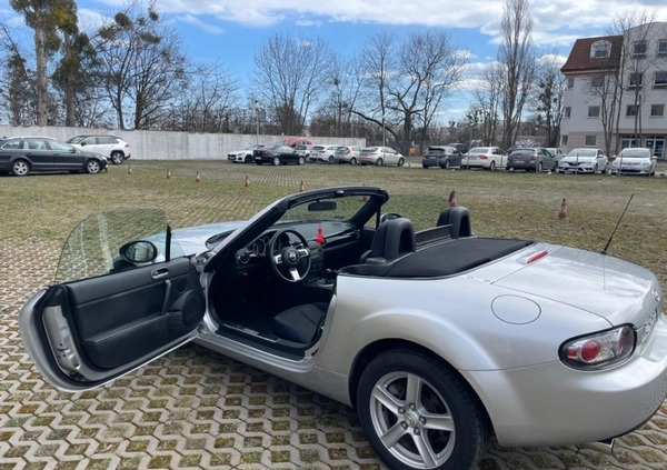 Mazda MX-5 cena 33000 przebieg: 197000, rok produkcji 2006 z Rumia małe 466